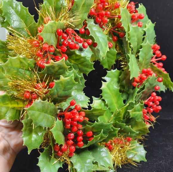 Vintage Plastic Christmas Holly & Berry Table Candle Holder Centerpiece Wreath - Picture 5 of 6